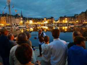 visite théâtralisée de la ville de Honfleur © Cie souffle 14